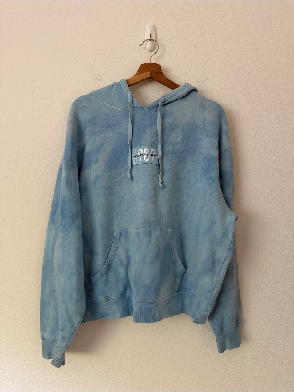 Taylor Swift 1989 Fleece Lined Hoodie Size Large L Blue Tie Dye Hooded Oversized